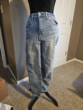 Classic High-Rise Light Blue Women’s Jeans